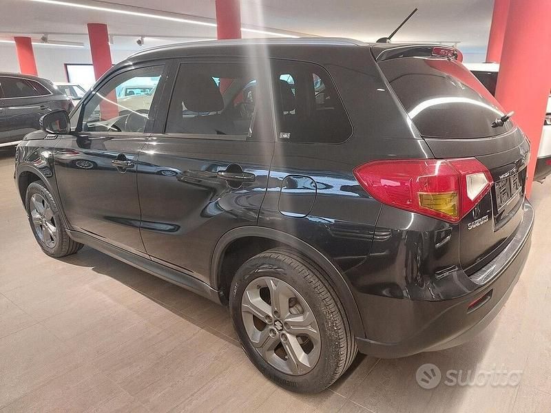 Usata Suzuki Vitara 120 CV (88 kW) 2016 Nero SUV
