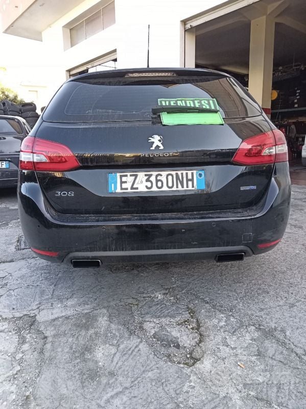Nero Usata 2015 Peugeot 308 Station wagon | 5200 € (Ottimo prezzo) - Immagine 1/4