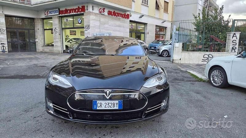 Usata Tesla Model S 244 kW (333 CV) 2015 Nero Utilitaria