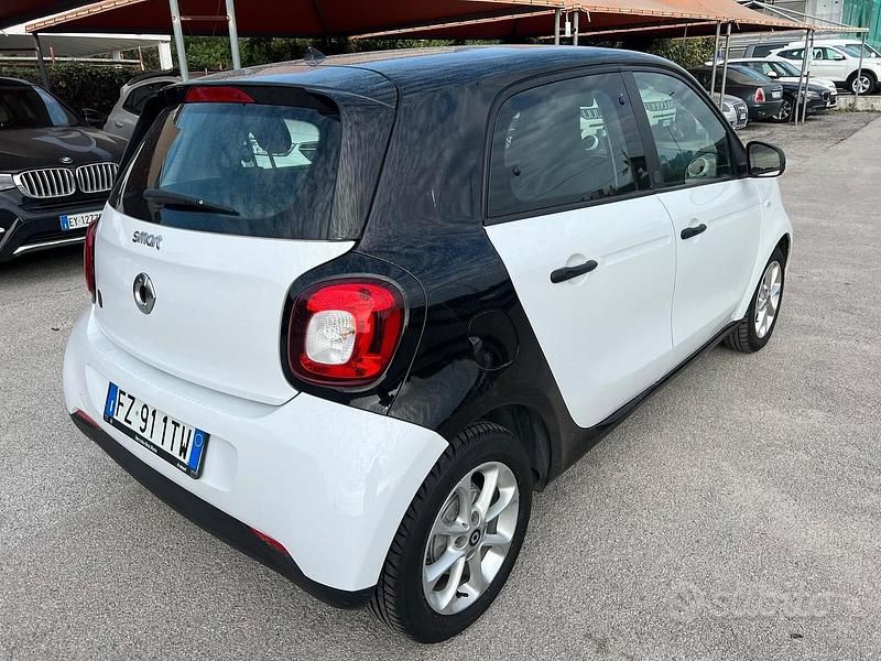 Usata Smart ForFour Electric Drive 41 kW (56 CV) 2019 Bianco Berlina