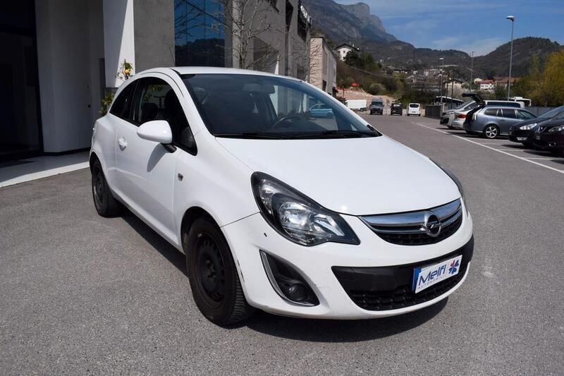Bianco Usata 2014 Opel Corsa Edition Tre volumi | 3000 € (Super prezzo) - Immagine 1/4