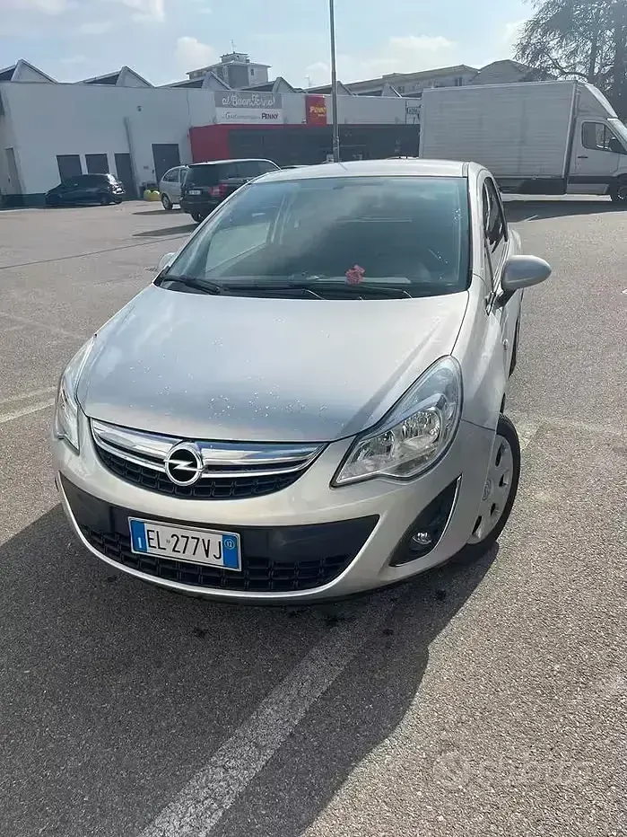Usata Opel Corsa 85 CV (62 kW) 2012 Utilitaria