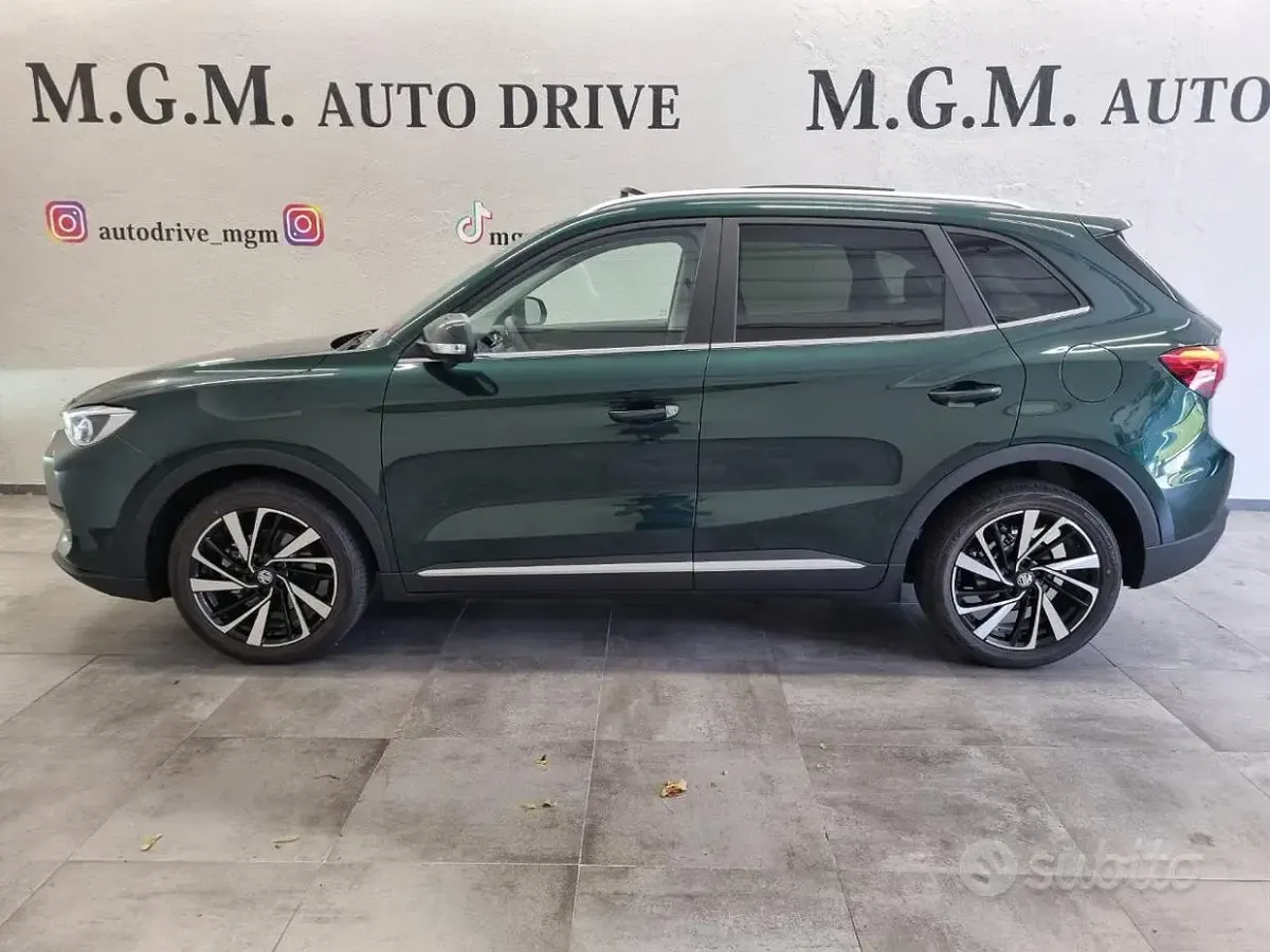 Nuova MG ZS Luxury 102 CV (75 kW) 2026 Verde SUV