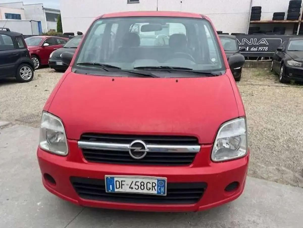 Usata Opel Agila Club 60 CV (44 kW) 2007 Rosso Utilitaria