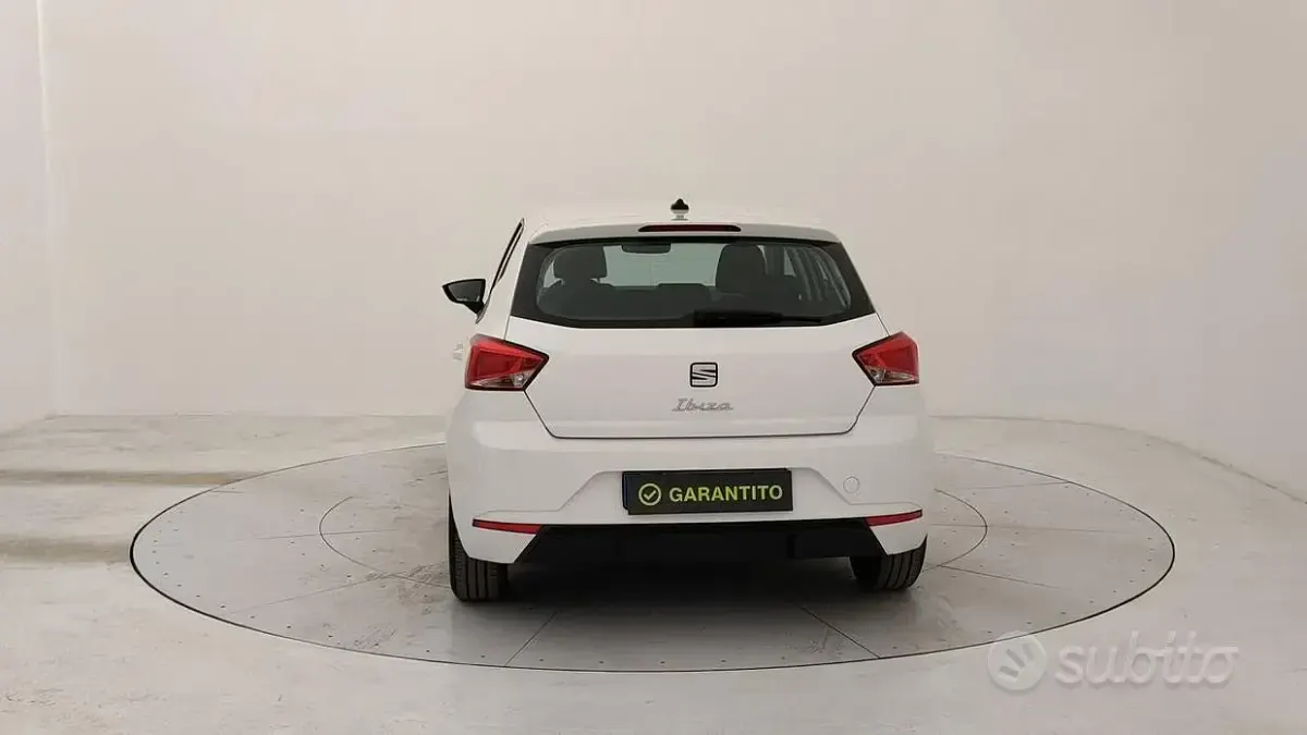 Usata Seat Ibiza Reference 90 CV (66 kW) 2022 Bianco Utilitaria