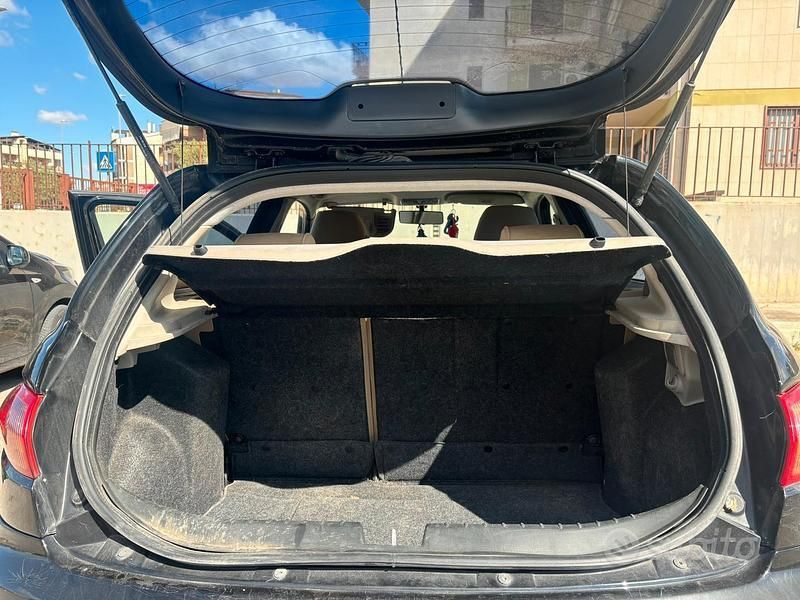 Usata Alfa Romeo 147 116 CV (85 kW) 2006 Nero Utilitaria
