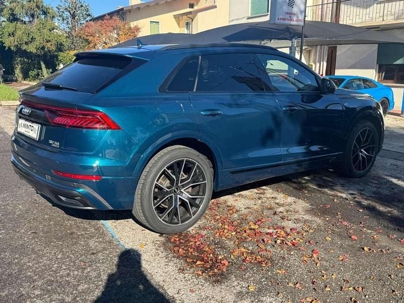 Usata Audi Q8 Sport 286 CV (210 kW) 2020 Blu firmamento SUV