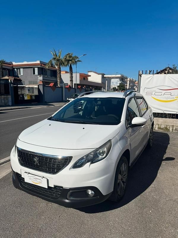 Usata Peugeot 2008 Active 75 CV (55 kW) 2018 Bianco SUV