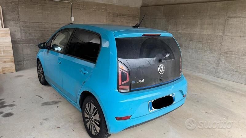 Usata VW e-up! 61 kW (83 CV) 2020 Blu/azzurro Utilitaria