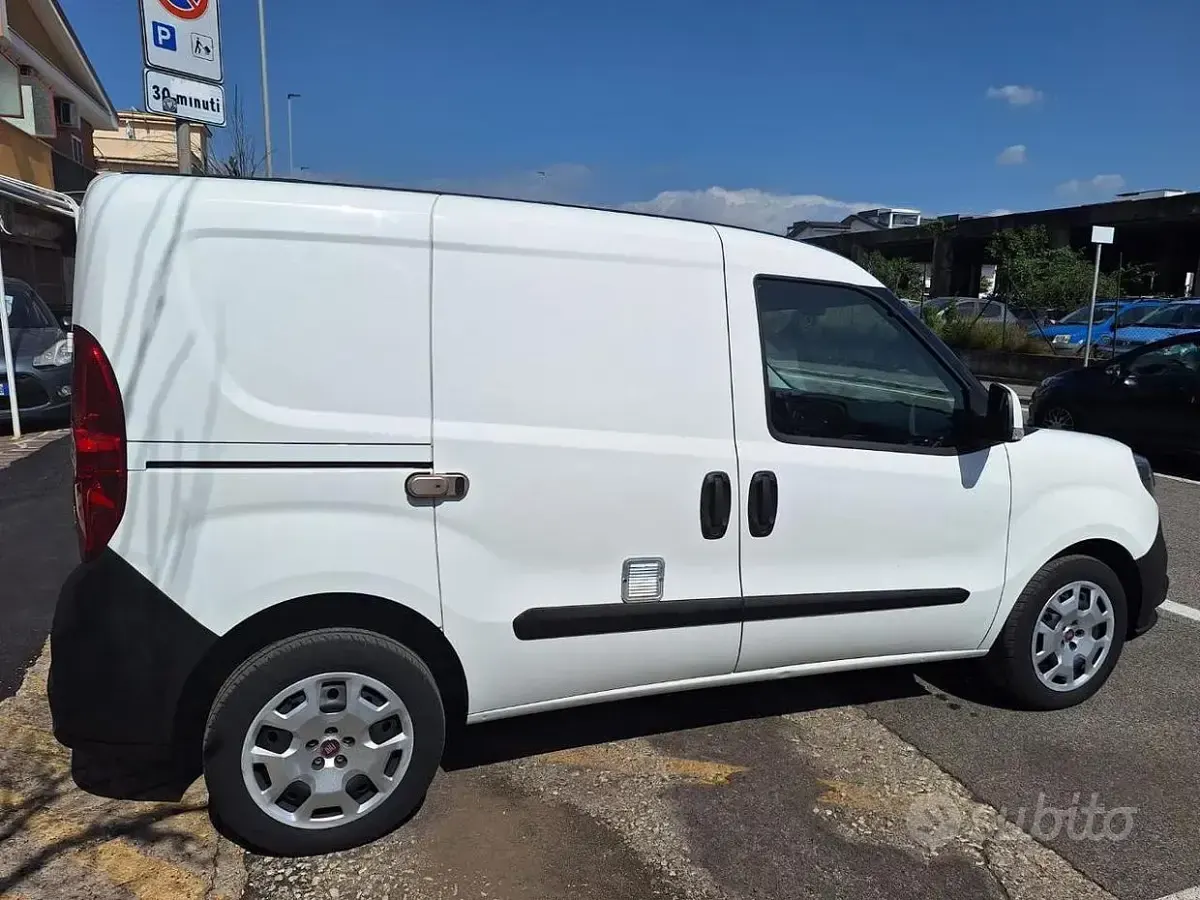 Usata Fiat Doblò 120 CV (88 kW) 2020 Monovolume