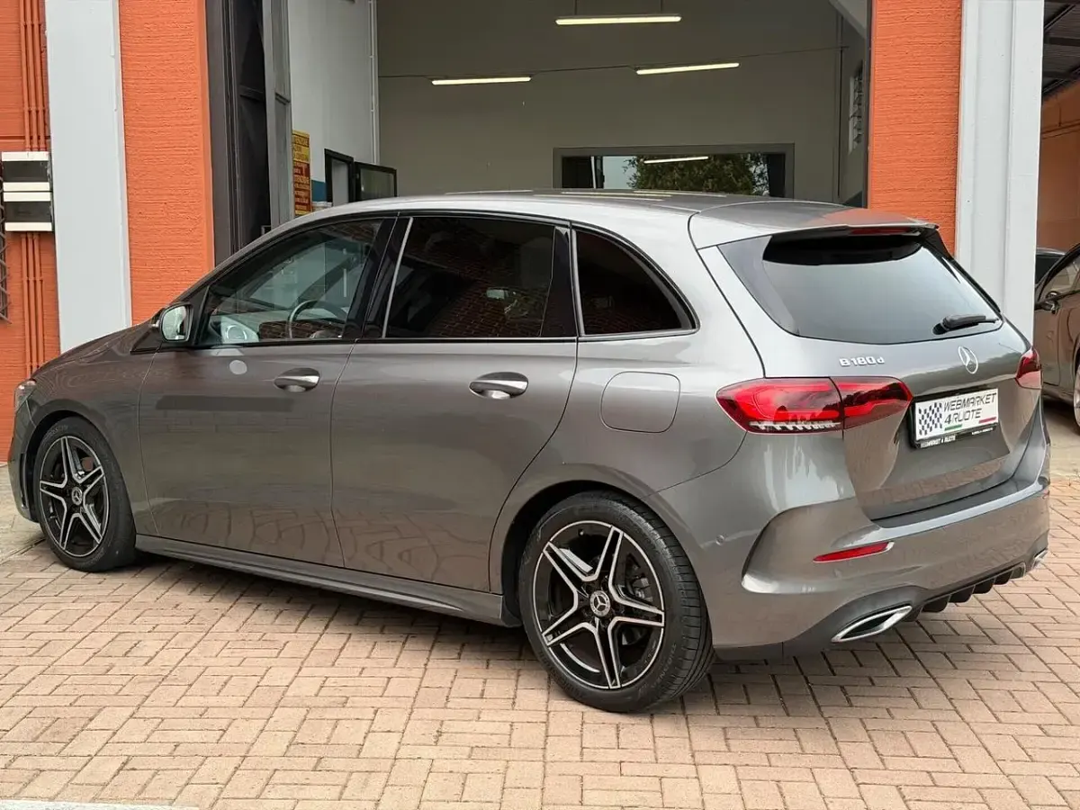 Usata Mercedes B180 Premium 116 CV (85 kW) 2019 Grigio Utilitaria