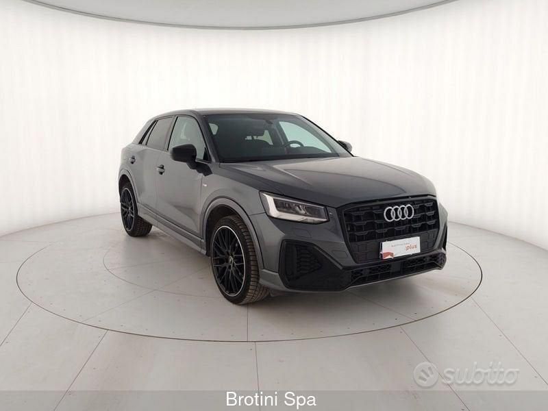 Usata Audi Q2 Ambiente 150 CV (110 kW) 2022 Grigio SUV