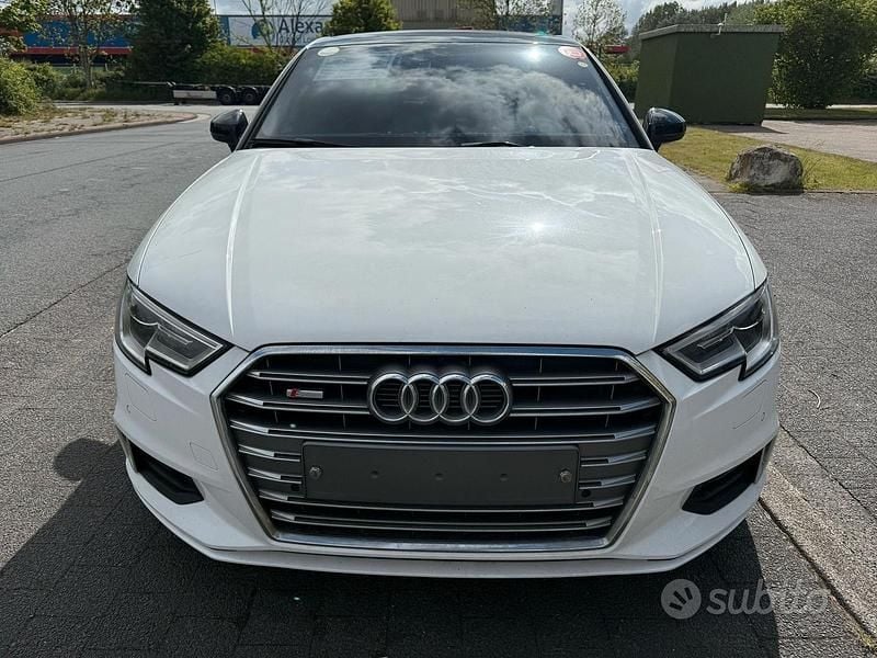 Bianco Usata 2018 Audi A3 Ambiente Tre volumi | 26.900 € (Molto cara) - Immagine 1/4