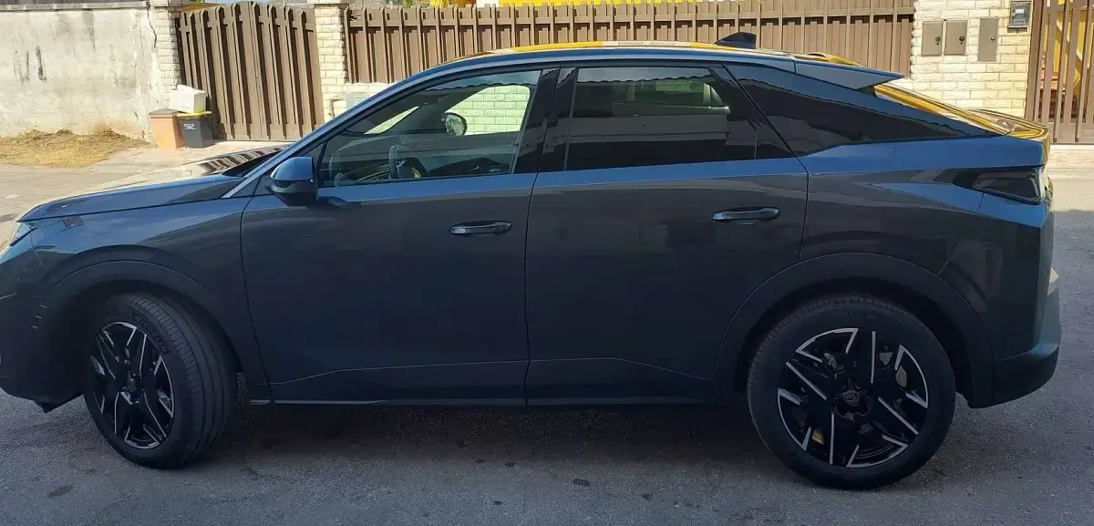 Usata Peugeot 3008 Allure 136 CV (100 kW) 2025 Grigio SUV