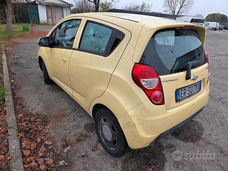 Usata Chevrolet Spark 65 CV (47 kW) 2013 Giallo Utilitaria