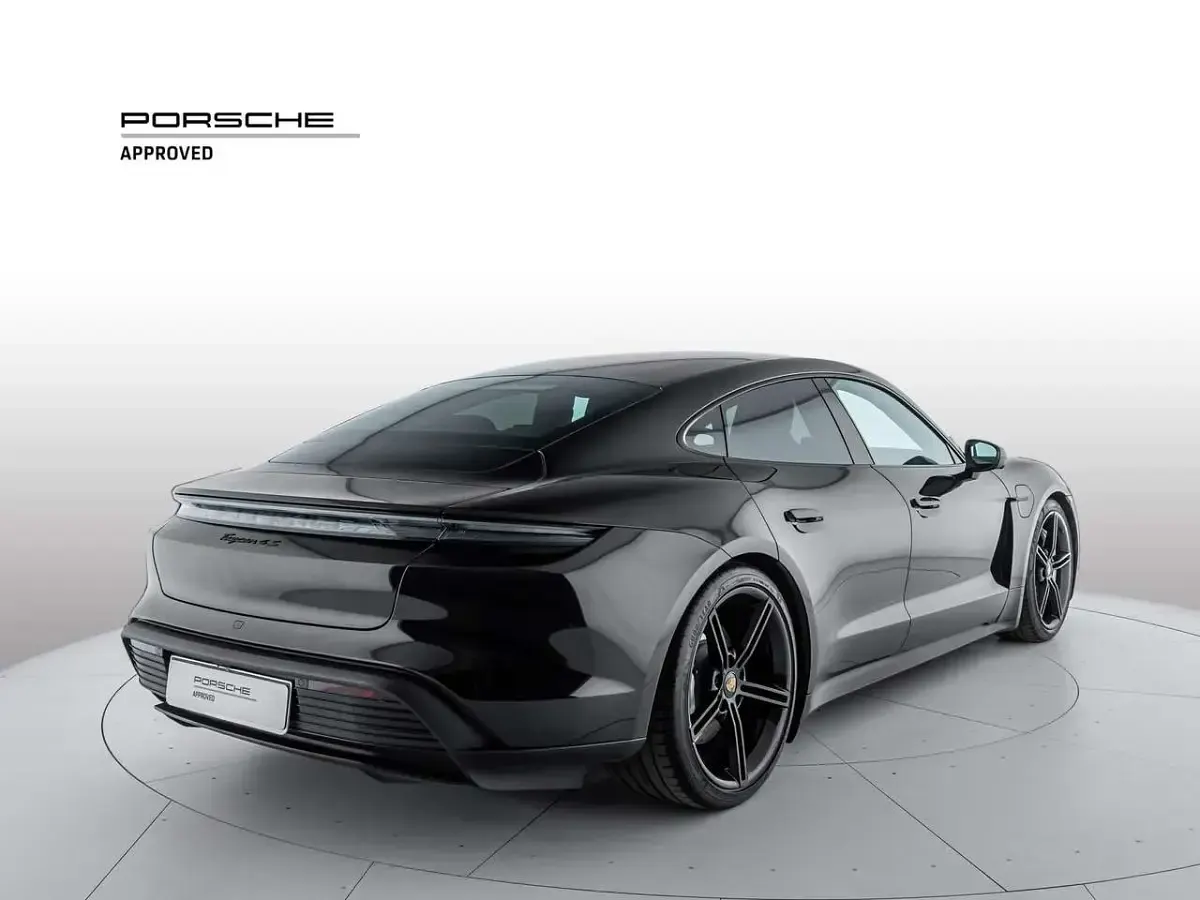 Usata Porsche Taycan Performance Package 139 kW (190 CV) 2023 Nero jet metallizzato Berlina