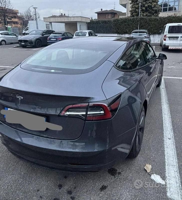 Usata Tesla Model 3 2023 Grigio Berlina