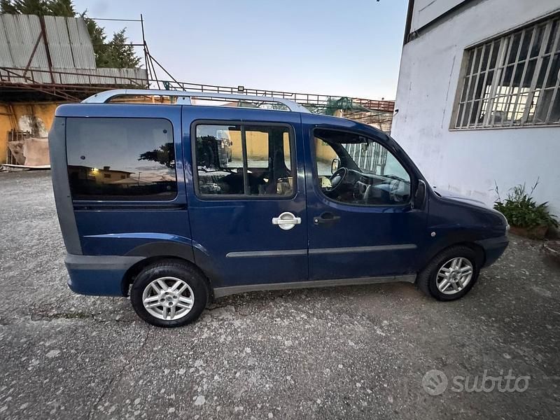 Usata Fiat Doblò 105 CV (77 kW) 2004 Blu Monovolume
