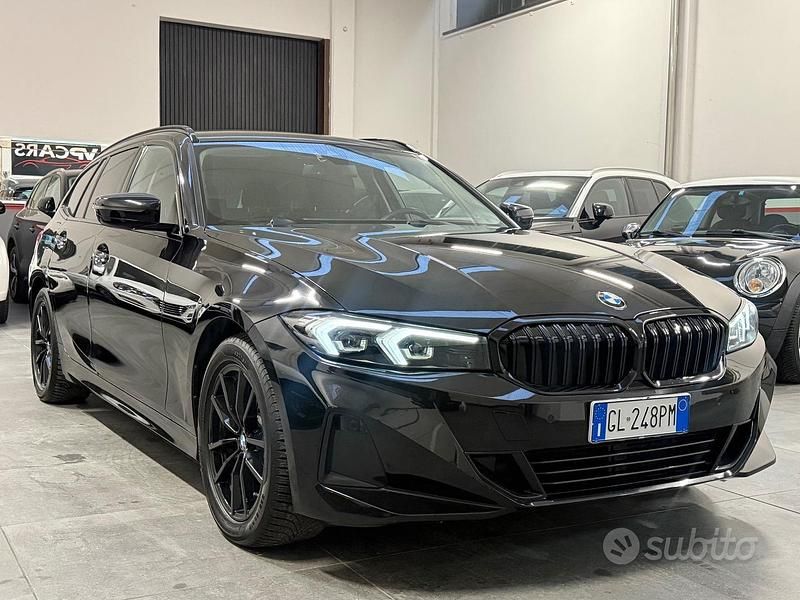 Nero Usata 2022 BMW 318 Station wagon | 29.499 € (Buon prezzo) - Immagine 1/4