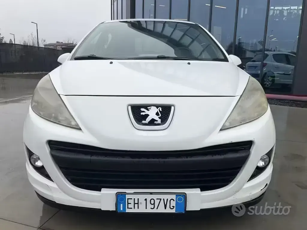 Usata Peugeot 207 Access 68 CV (50 kW) 2011 Bianco Berlina