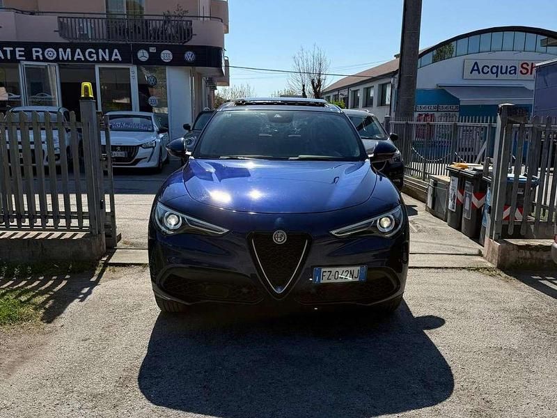 Usata Alfa Romeo Stelvio Executive 280 CV (205 kW) 2019 Blu/azzurro SUV