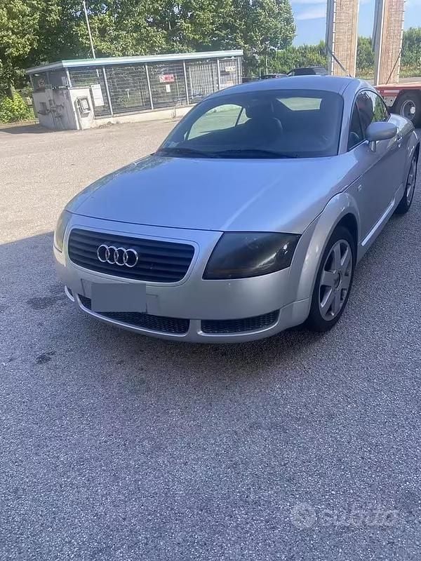 Usata Audi TT 179 CV (131 kW) 2002 Grigio Coupé