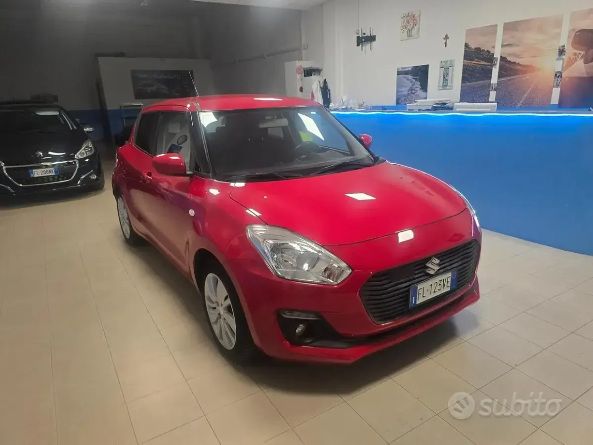 Usata Suzuki Swift 68 CV (50 kW) 2017 Rosso Utilitaria