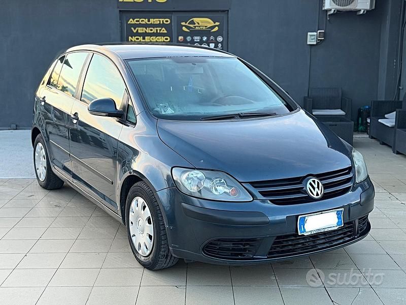 Grigio Usata 2006 VW Golf V Comfortline Tre volumi | 2200 € (Super prezzo) - Immagine 1/4