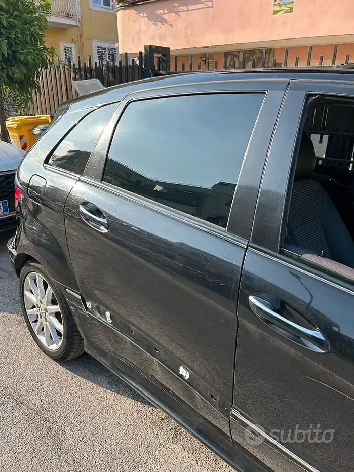 Usata Mercedes B200 140 CV (102 kW) 2007 Monovolume