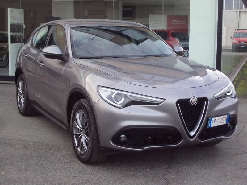 Usata Alfa Romeo Stelvio Super 209 CV (153 kW) 2018 Grigio SUV