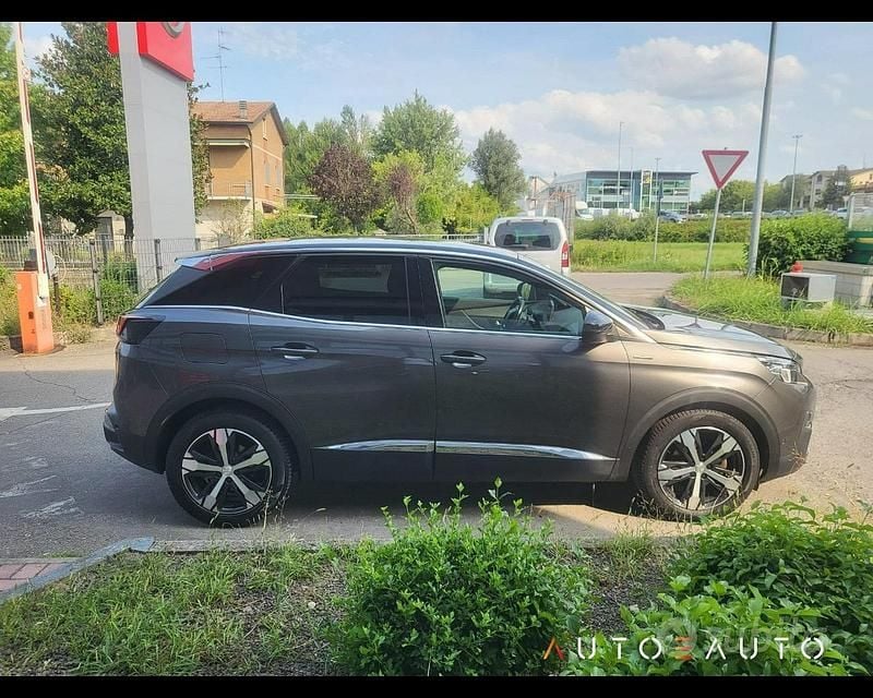 Usata Peugeot 3008 GT-line 131 CV (96 kW) 2019 Grigio SUV