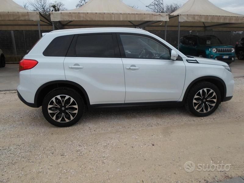 Usata Suzuki Vitara 120 CV (88 kW) 2015 Bianco SUV
