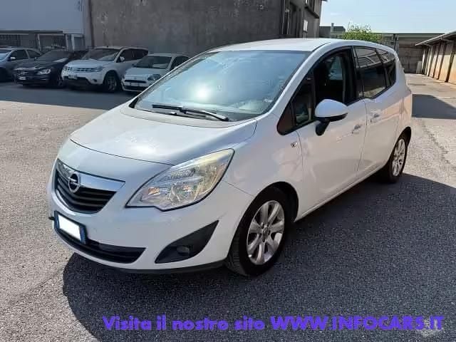 Usata Opel Meriva Cosmo 95 CV (69 kW) 2010 Bianco pastello Monovolume