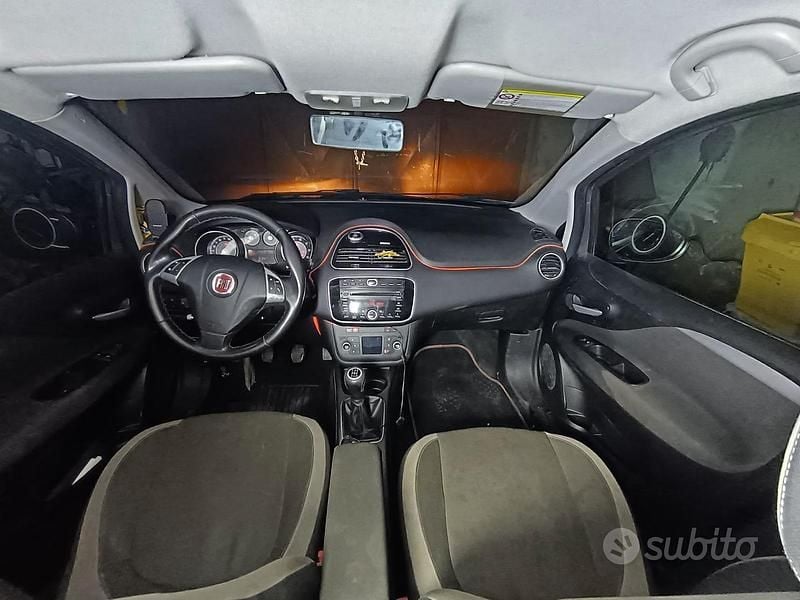 Usata Fiat Grande Punto 85 CV (62 kW) 2012 Grigio Utilitaria