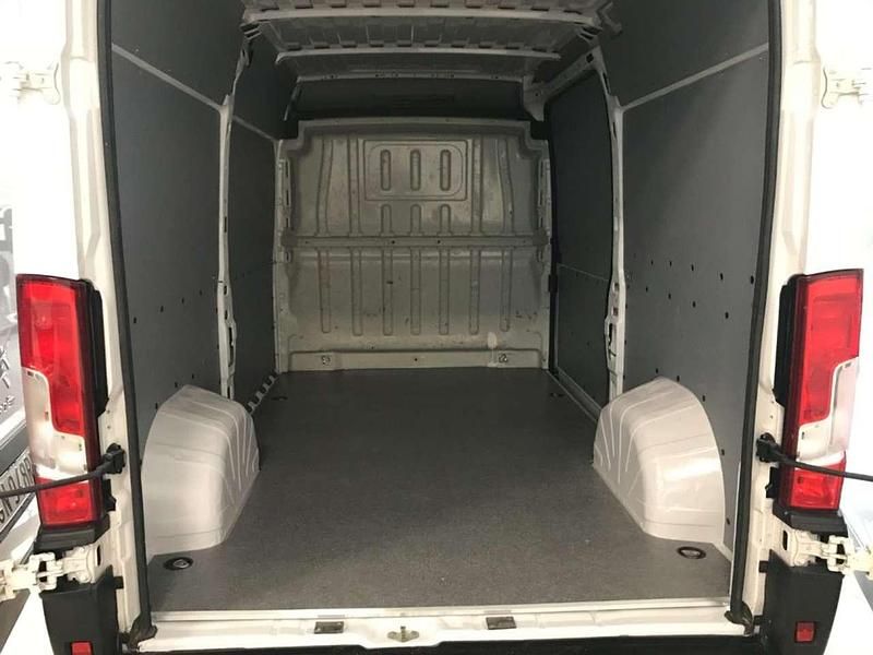 Usata Citroën Jumper 140 CV (102 kW) 2023 Antracite Monovolume