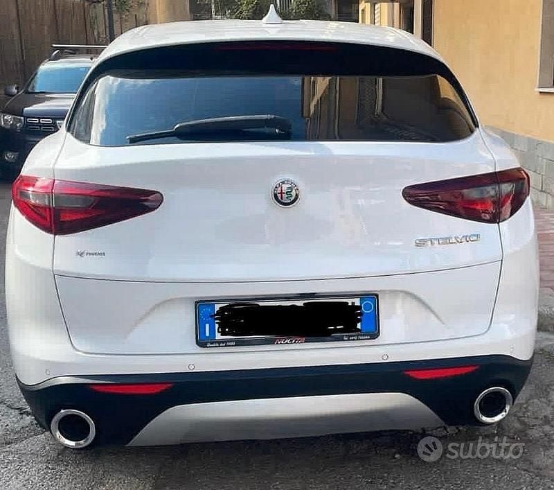 Usata Alfa Romeo Stelvio Executive 189 CV (139 kW) 2018 Bianco SUV
