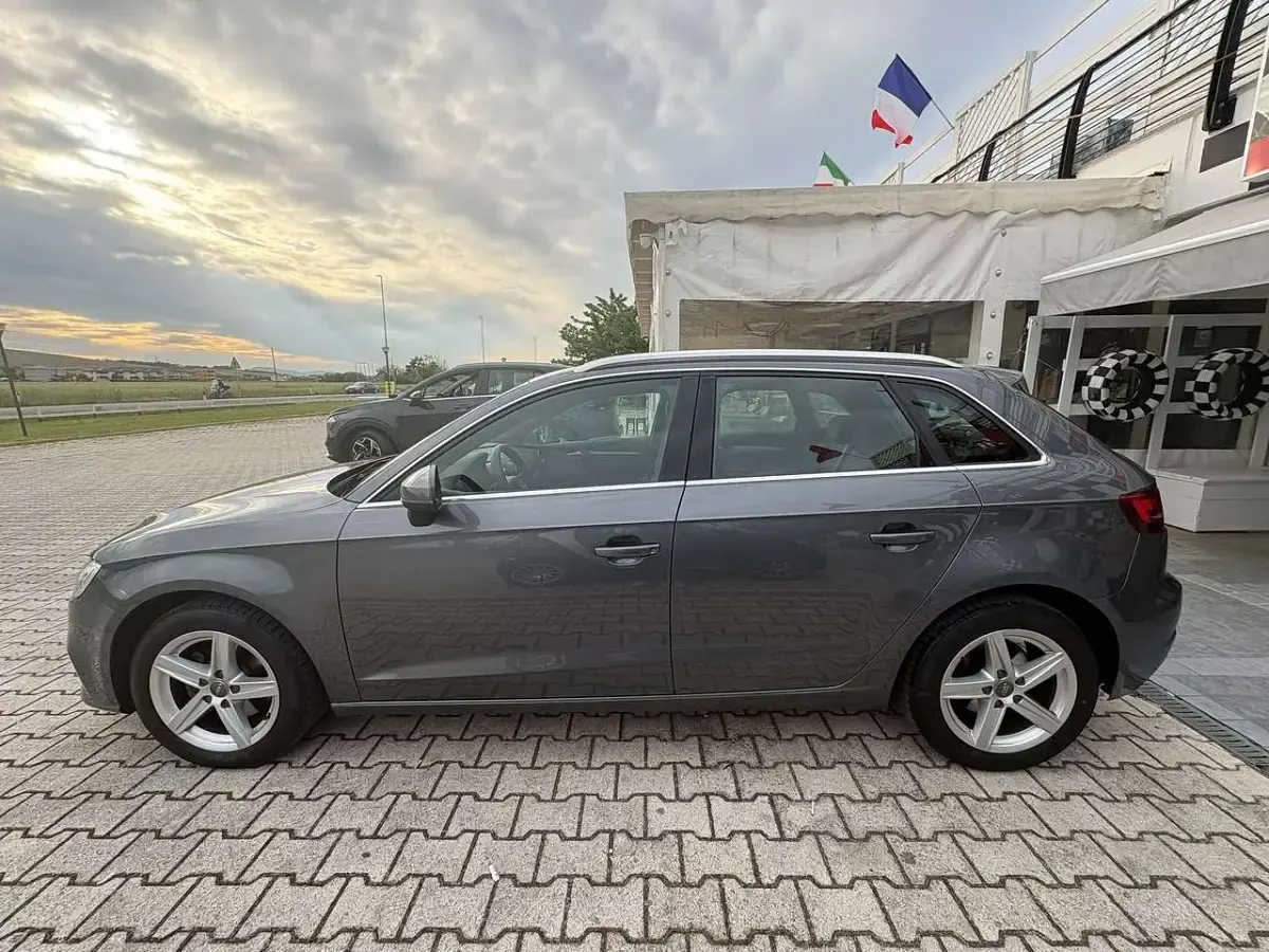 Usata Audi A3 Ambiente 110 CV (80 kW) 2019 Grigio Berlina