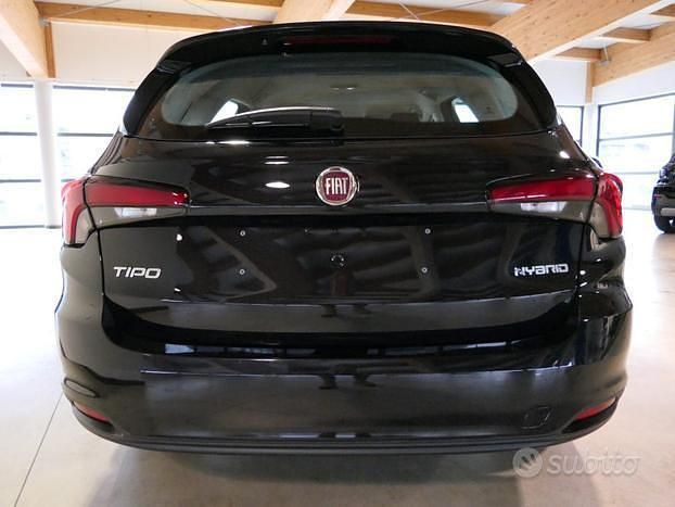 Usata Fiat Tipo Wagon 131 CV (96 kW) 2024 Nero pastello Station wagon