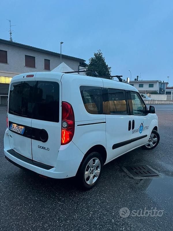 Usata Fiat Doblò 105 CV (77 kW) 2013 Bianco Monovolume