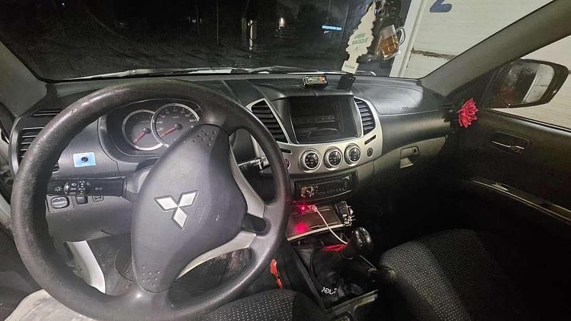 Usata Mitsubishi L200 Inform 185 CV (136 kW) 2015 Pick-up