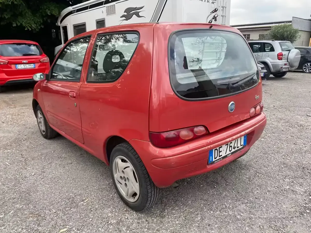 Usata Fiat 600 54 CV (39 kW) 2006 Rosso Utilitaria