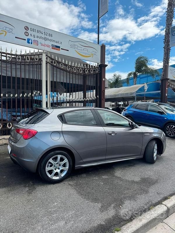 Usata Alfa Romeo Giulietta Sprint 120 CV (88 kW) 2015 Grigio Utilitaria