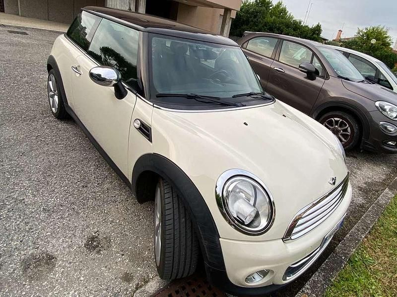 Bianco Usata 2012 Mini Cooper D Due volumi | 4700 € (Buon prezzo) - Immagine 1/4