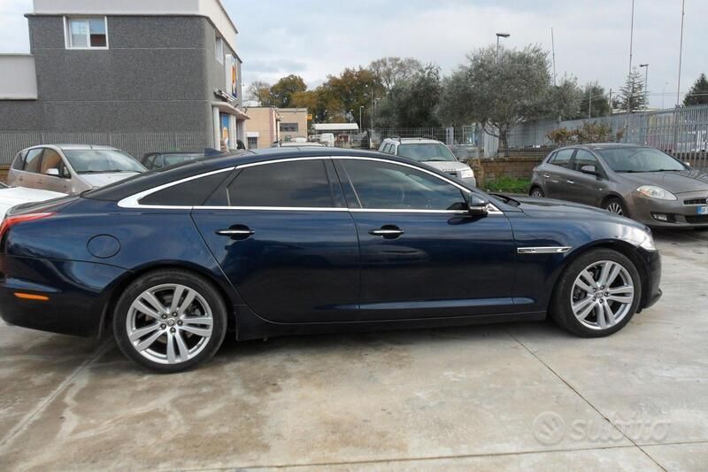 Usata Jaguar XJ 275 CV (202 kW) 2015 Blu Berlina