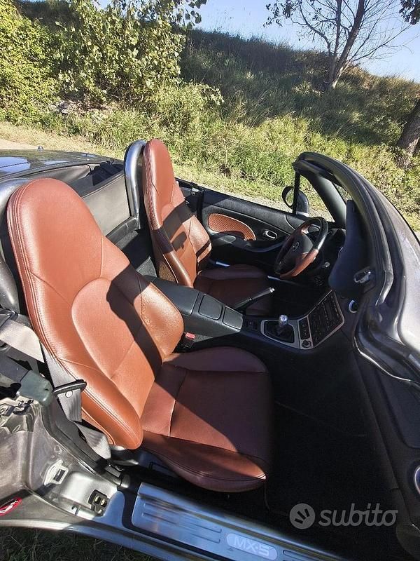 Usata Mazda MX5 110 CV (80 kW) 2002 Grigio Cabrio