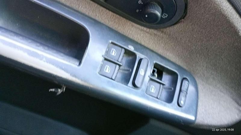 Usata VW Sharan Comfortline 131 CV (96 kW) 2004 Monovolume