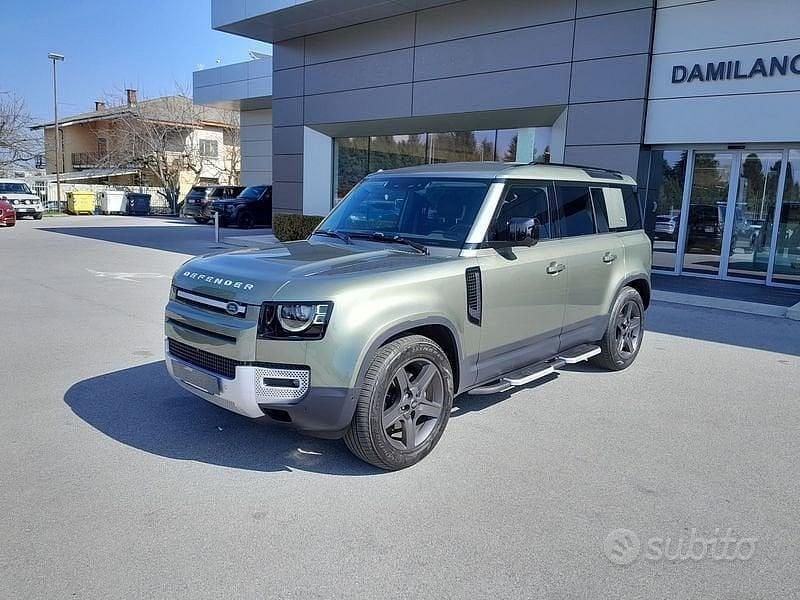 Usata Land Rover Defender SE 200 CV (147 kW) 2024 Verde SUV