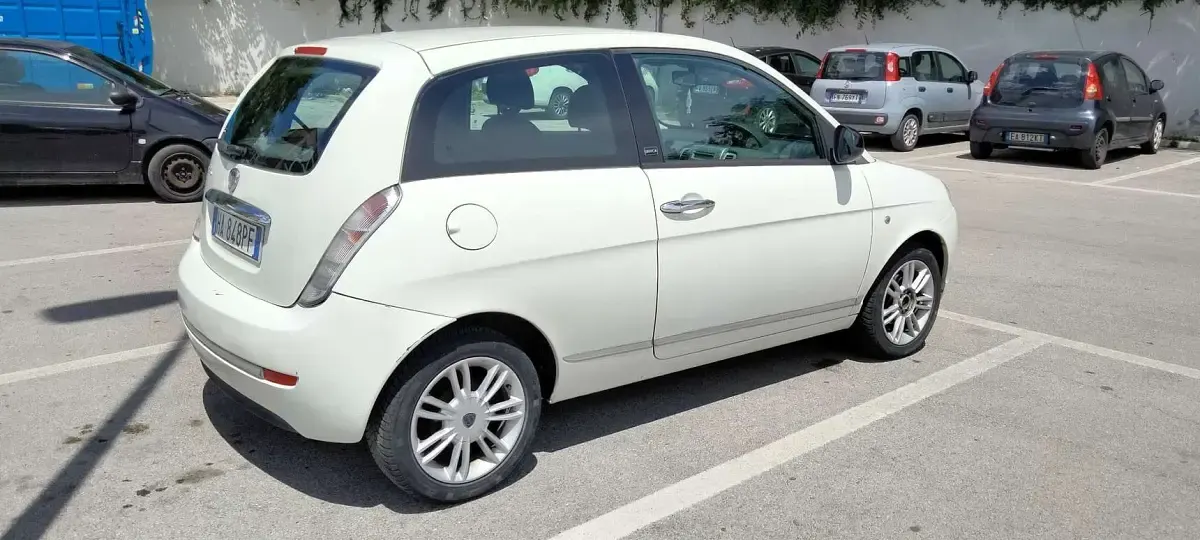 Usata Lancia Ypsilon 69 CV (50 kW) 2011 Utilitaria