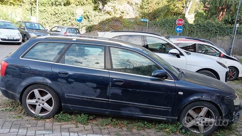 Usata Audi A4 Ambiente 179 CV (131 kW) 2004 Blu/azzurro Station wagon