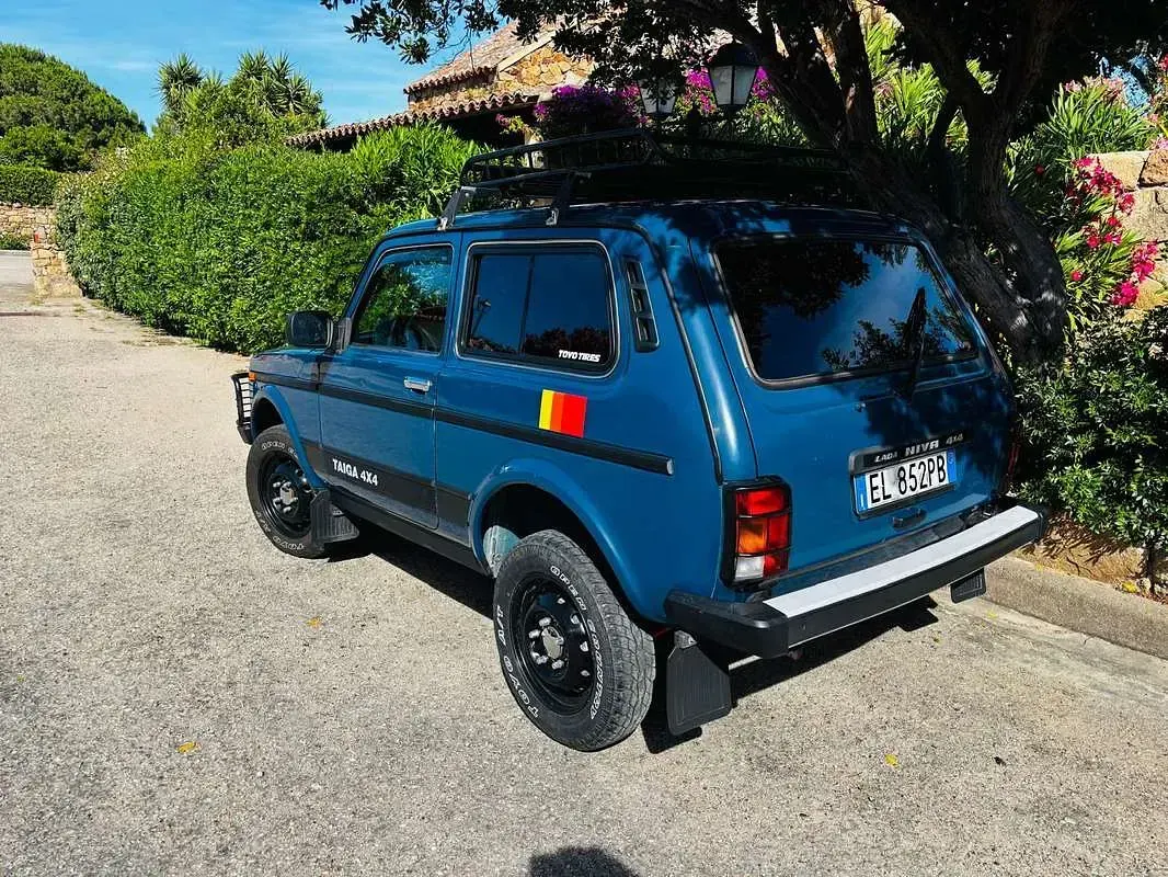 Usata Lada niva 83 CV (61 kW) 2012 Blu/azzurro SUV